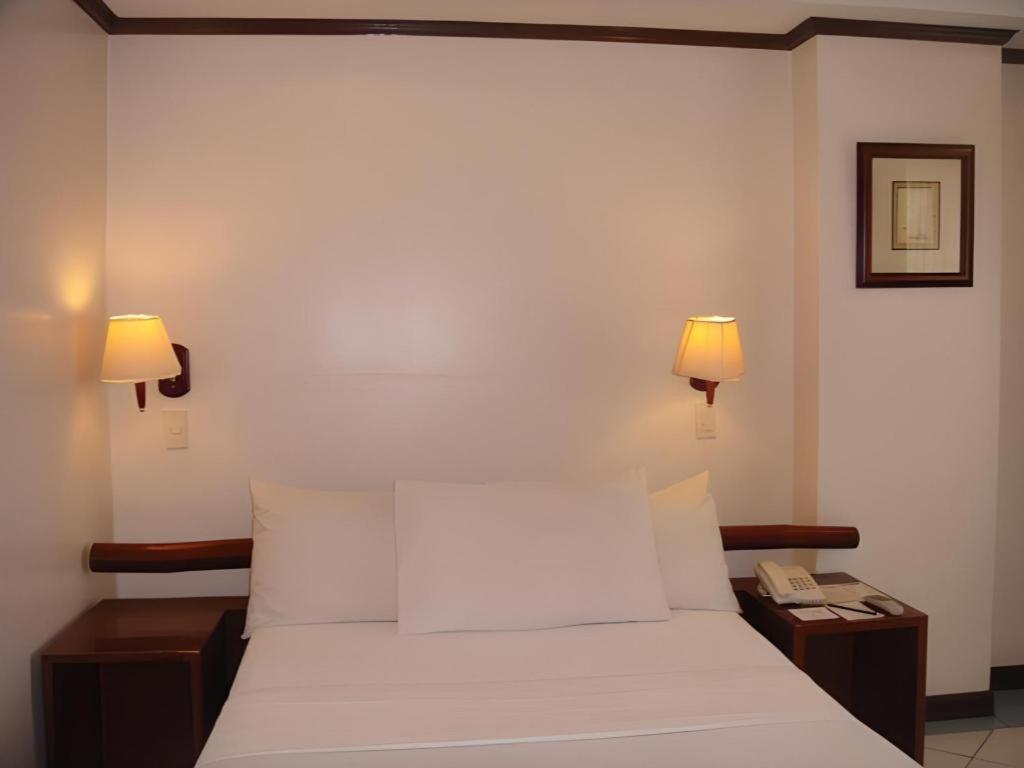 Soledad Suites Đảo Đảo Panglao Ngoại thất bức ảnh